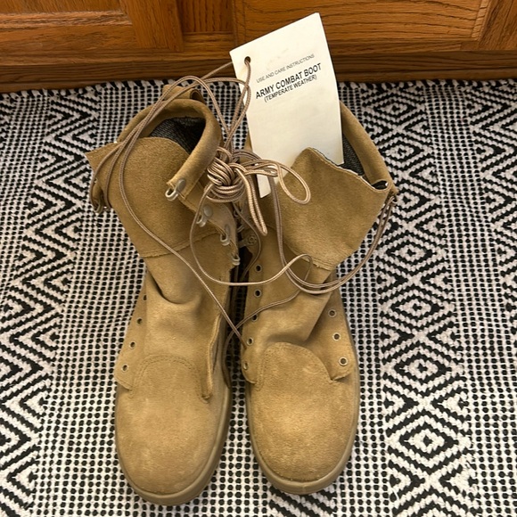 Altama Other - NWT Altama combat boots cold weather